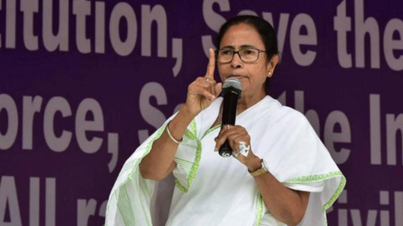 শুভেন্দুকে এবার হারাতে পারবেন মমতা, কে এগিয়ে?