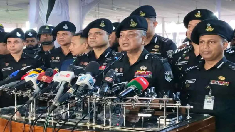 ঈদে আইনশৃঙ্খলা স্বাভাবিক রাখতে র‌্যাব কাজ করছে : র‌্যাব মহাপরিচালক