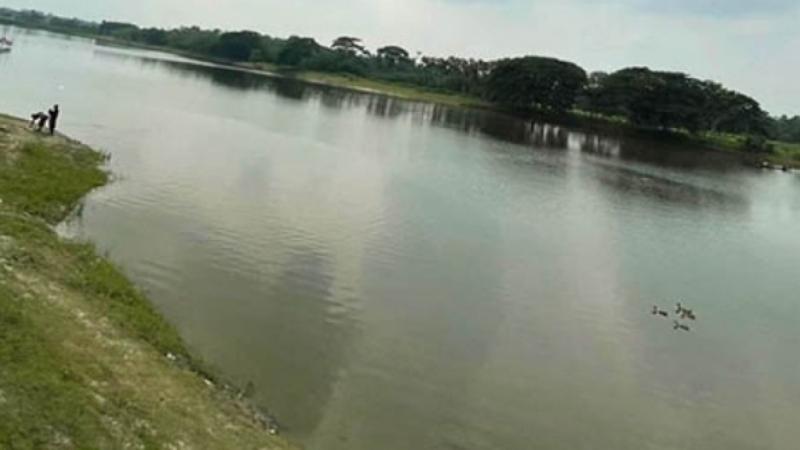 যশোরে তিন গ্রামের মানুষের বিশুদ্ধ পানির একমাত্র উৎস রাজগঞ্জ বাওড় দখলমুক্ত করার দাবি