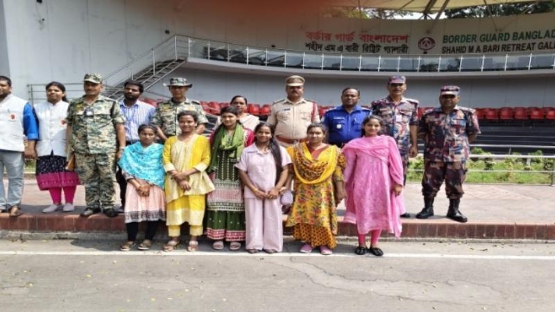 ভারতে পাচারের শিকার ৬ বাংলাদেশি নারী বেনাপোল দিয়ে দেশে ফিরলেন