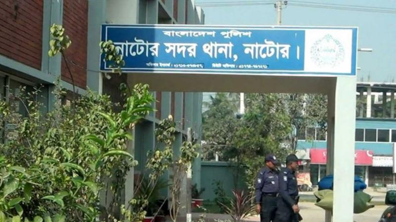 নাটোরে এক ওড়নায় ঝুলন্ত অবস্থায় স্বামী-স্ত্রীর মরদেহ উদ্ধার