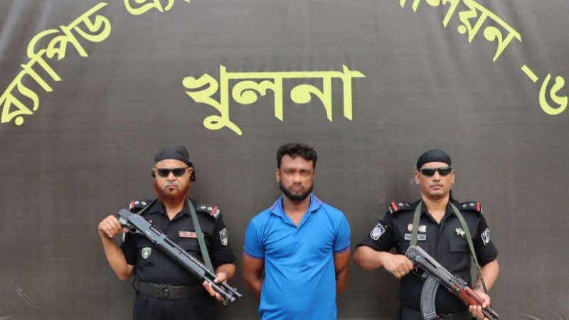 খুলনায় ট্রিপল মার্ডার মামলার প্রধান আসামি বরিশাল থেকে গ্রেপ্তার