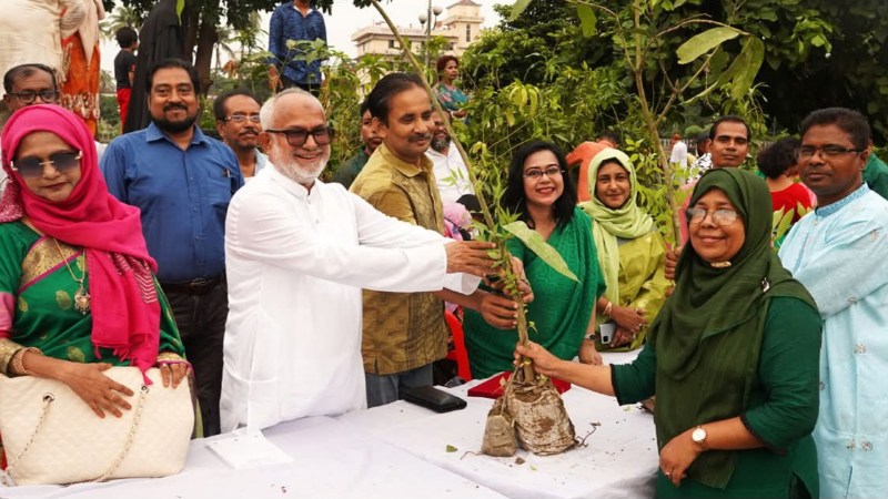 পরিবেশের সুরক্ষায় এখনি দায়িত্বশীল না হলে আমাদের নানা ধরণের ক্ষতির সম্মুখীন হতে হবে