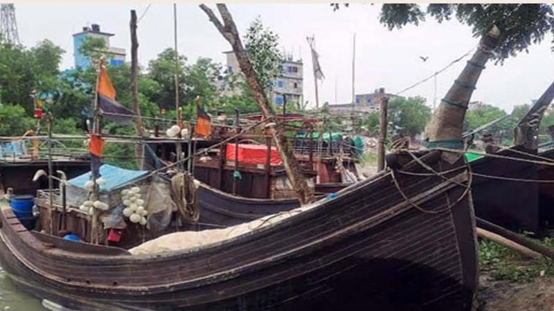 মাছ ধরার ৫৮ দিনের নিষেধাজ্ঞা উঠছে আজ বনদস্যু আতঙ্ক নিয়ে সাগরে যাওয়ার প্রস্তুতি জেলেদের