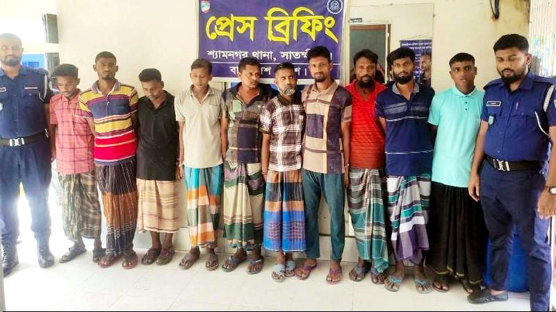 সাতক্ষীরার শ্যামনগরে পুলিশের বিশেষ অভিযানে ১০ জুয়াড়ি গ্রেফতার করেছে পুলিশ