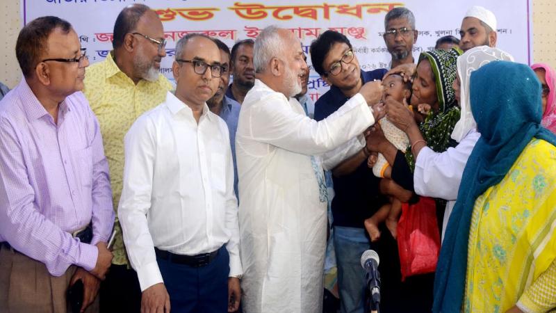 খুলনায় জাতীয় ভিটামিন ‘এ’ প্লাস ক্যাম্পেইনের উদ্বোধন করেন
