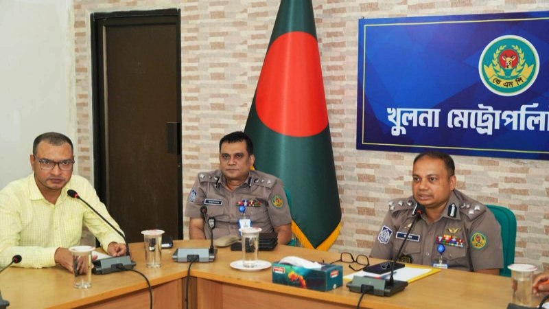 কেএমপি কমিশনারের সাথে খুলনার পূজা উদযাপন পরিষদ নেতৃবৃন্দের মতবিনিময় সভা