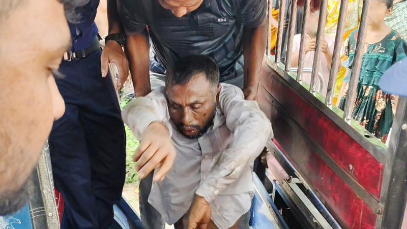 ঝিনাইদহে ধর্ষণচেষ্টা, অভিযুক্তকে গণপিটুনি দিয়ে পুলিশে সোপর্দ