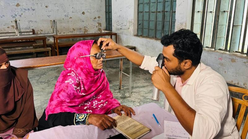 সৈয়দপুরে বিনামূল্যে ৮০০ চক্ষু রোগীর সেবা প্রদান