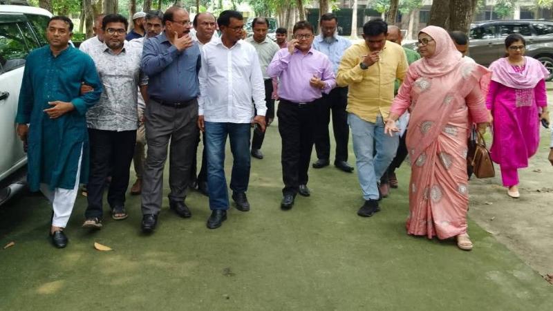 ঝিনাইদহে মেডিকেল কলেজ হাসপাতাল নির্মাণে স্থান পরিদর্শনে স্বাস্থ্য শিক্ষা অধিদপ্তরের প্রতিনিধিদল