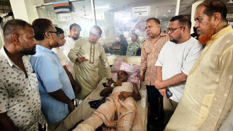 সন্ত্রাসী হামলায় আহত বিএনপি নেতা ফাত্তাহকে দেখতে গেলেন ইমদাদ হোসেন চৌধুরী