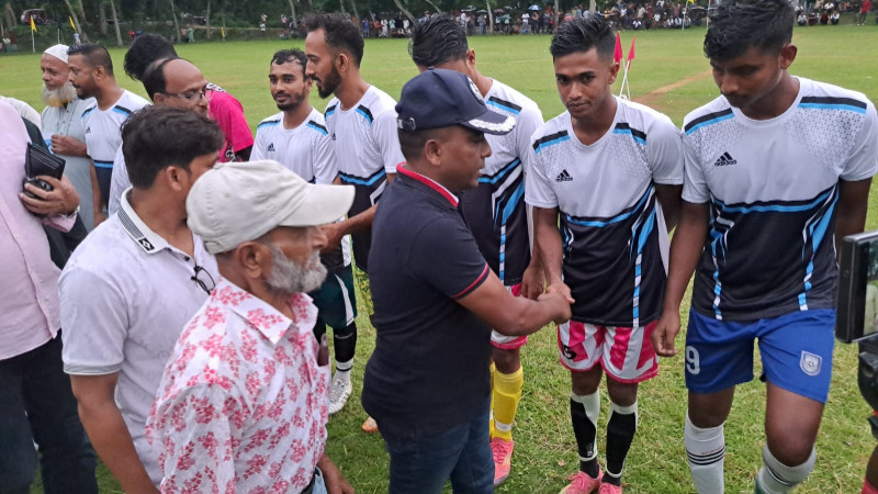 মাগুরায় পুলিশ সুপার কাপ প্রীতি ফুটবল টুর্নামেন্টে হাজরাপুর ইউনিয়নের জয়