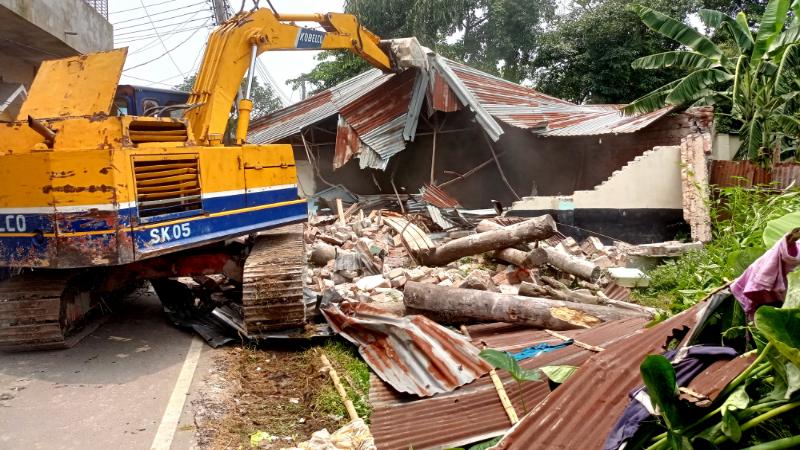 সৈয়দপুর রেলওয়ের জমিতে গড়া অবৈধ স্থাপনা উচ্ছেদ শুরু
