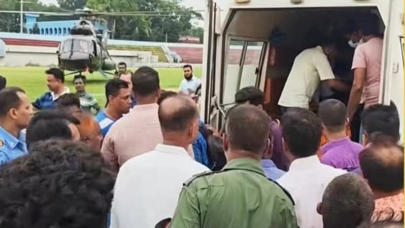 মাগুরার জেলা প্রশাসক গুরুতর অসুস্থ এয়ার অ্যাম্বুলেন্সে ঢাকায় নেওয়া হয়েছে