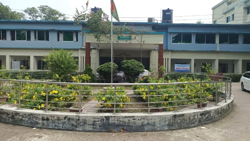 লাঞ্ছনার জেরে নন্দীগ্রাম উপজেলা স্বাস্থ্য কমপ্লেক্সের বহির্বিভাগ বন্ধ, দুর্ভোগে রোগীরা