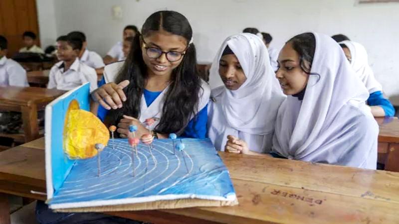 শিক্ষাকে আনন্দময় ও কর্মমুখী করার উদ্যোগ
