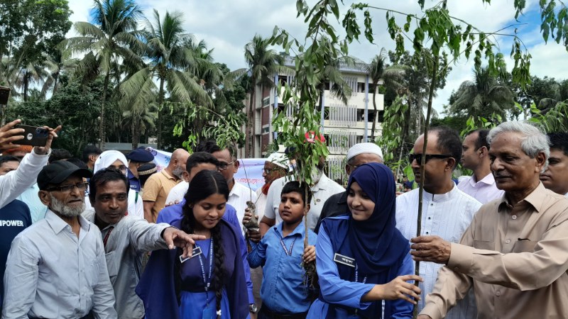 নতুন বাংলাদেশ গড়তে বৃক্ষরোপনের গুরুত্বপূর্ণ ভুমিকা রাখবে – সংস্কৃতি মন্ত্রী নিতাই রায় চৌধুরী