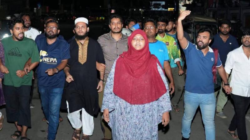 এনসিপি’র সমাবেশে বোমা হামলার প্রতিবাদে খুলনায় বিক্ষোভ মিছিল ও প্রতিবাদ সমাবেশ