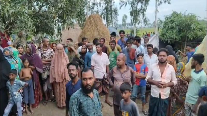 নাটোরে সিংড়ায় ৭ মাসের গর্ভবতী স্ত্রীকে কুপিয়ে হত্যা, স্বামী আটক
