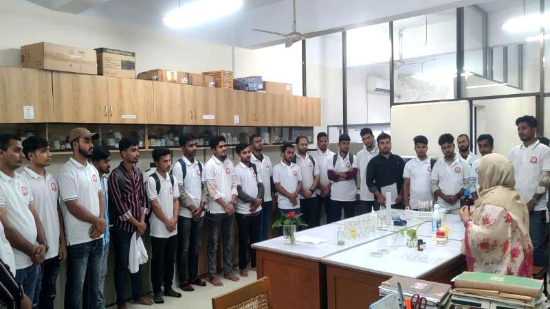 খুবির বিজিই ডিসিপ্লিনের ল্যাব পরিদর্শনে সরকারি প্রফুল্ল চন্দ্র কলেজের শিক্ষার্থীবৃন্দ