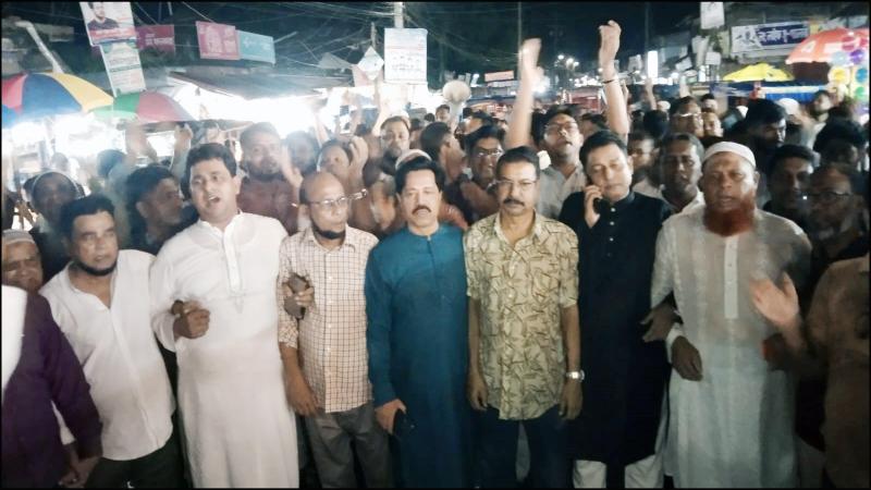 মেজর হাফিজ উদ্দিন আহমদ ভারপ্রাপ্ত রাষ্ট্রপতি হওয়ায় ভোলায় আনন্দ মিছিল