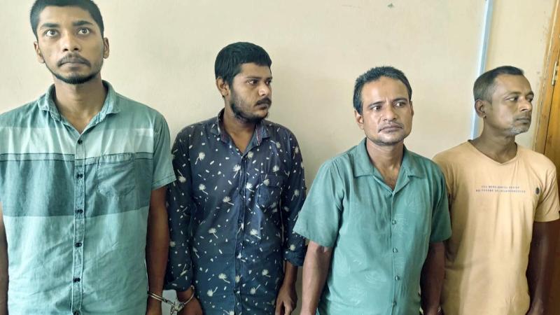 ঝিনাইদহে ইয়াবা সেবনের সময় আটক ৪