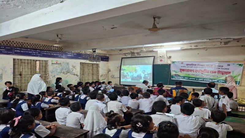 মাগুরায় বৃক্ষরোপন কর্মসুচি পালন প্রধানমন্ত্রী কতৃক ভার্সুয়ালী মাগুরার স্টল পরিদর্শন