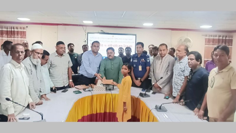 মাগুরার শ্রীপুরে ক্ষুদ্র নৃগোষ্ঠীর শিক্ষার্থীদের মাঝে সংসদ সদস্য কতৃক শিক্ষাবৃত্তি ও সাইকেল বিতরণ