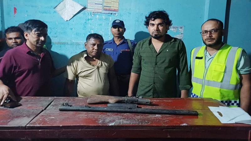 কুষ্টিয়ায় অস্ত্র আনতে গিয়ে জনতার হাতে গণধোলাই, বন্দুকসহ আটক ২