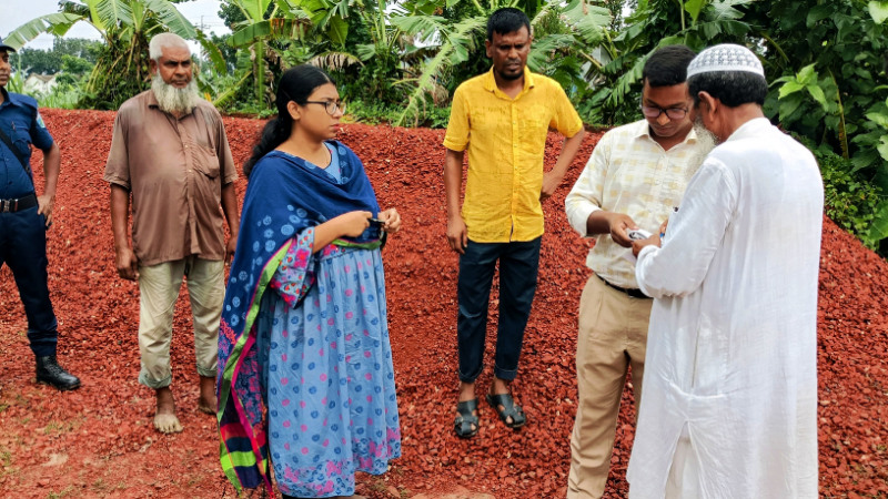 সিংড়ায় আবাদি জমিতে পুকুর খননের অপরাধে ৫০ হাজার টাকা অর্থদন্ড