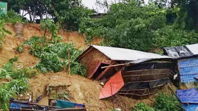 পাহাড়ধসে শিশুসহ ৫ জন নিহত