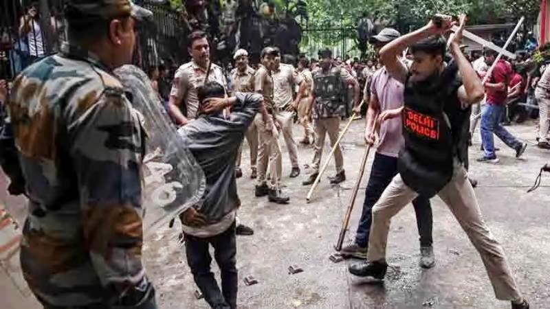 দিল্লি বিক্ষোভে পুলিশি লাঠিচার্জ, জরুরি শুনানি প্রত্যাখ্যান সুপ্রিম কোর্টের