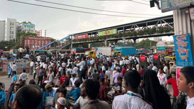 তিন দাবি নিয়ে আবারও রাজপথে শিক্ষার্থীরা