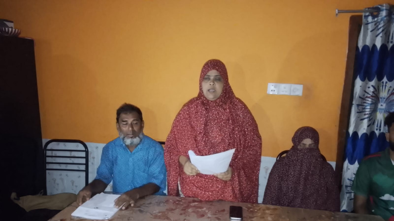 ফুলবাড়ীতে নিজ পুকুরের মাছ জোরপূর্বক ধরে নিয়ে যায় প্রতিপক্ষরা