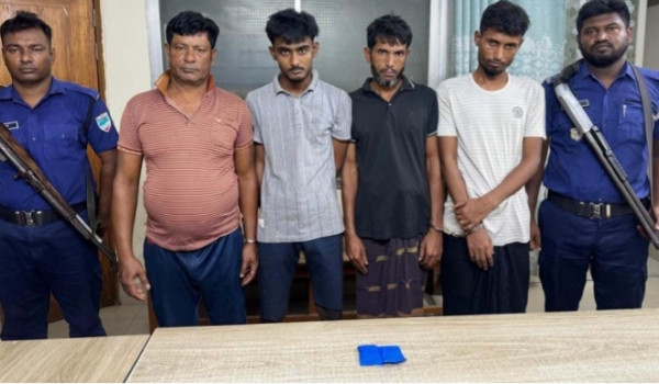 যশোরে চিহ্নিত মাদক কারবারিসহ ৪ জন আটক, টাকা ও ইয়াবা উদ্ধার
