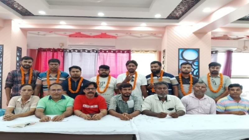যশোর জেলা ক্যাটারিং এসোসিয়েশনের নেতৃত্বে সভাপতি ফারুক হোসেন,সাধারণ সম্পাদক নান্নু আবীর