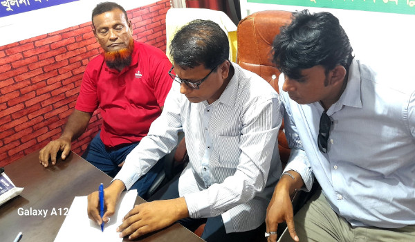 খুলনায় মফস্বল প্রেসক্লাবের মতবিনিময় সভা অনুষ্ঠিত হয়েছে নতুন সদস্য ১১ জন অন্তর্ভুক্ত