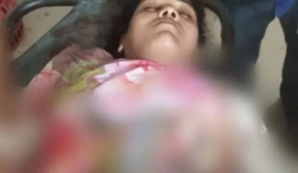 খুলনার সোনাডাঙ্গা সংলগ্ন এলাকার করিমনগরে গৃহবধূর কোমরে গুলি করে দুর্বৃত্তরা