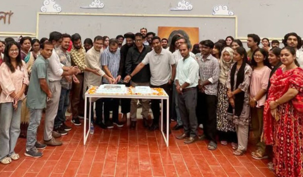 খুবির ড্রইং এন্ড পেইন্টিং ডিসিপ্লিনের উদ্যোগে আর্টিস্ট টক অনুষ্ঠিত ও জলরং ডেমোনস্ট্রেশন শুরু