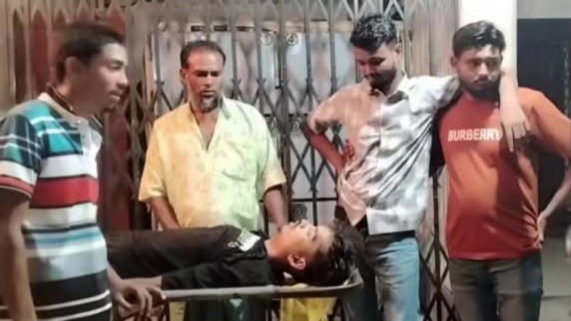 খুলনার লবণচরা আশিবিঘা নায়ক স্থানে দুর্বৃত্তদের গুলিতে মঞ্জুর ইসলাম নামের যুবক নিহত