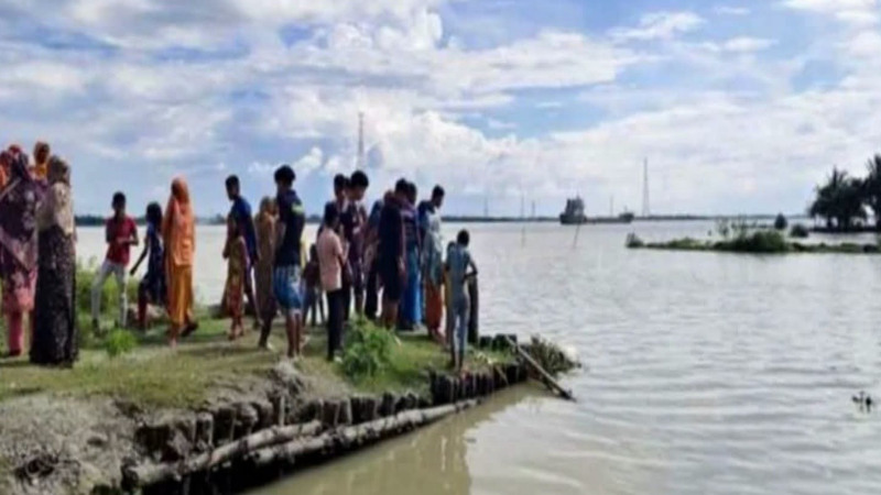 খুলনা বটিয়াঘাটা সংলগ্ন নদী থেকে অজ্ঞাত পরিচয় যুবতীর ভাসমান মরদেহ উদ্ধার