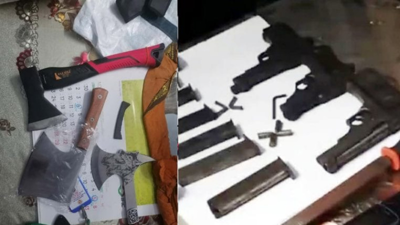 খুলনায় ভাড়া বাসা থেকে ৩ বিদেশি পিস্তলসহ বিপুল অস্ত্র উদ্ধার