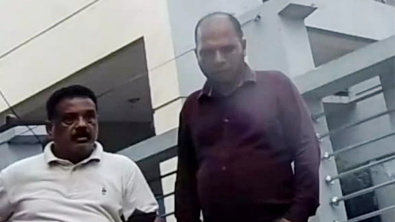 খুলনায় সাংবাদিকদের ওপর হামলা: ক্যামেরা-মোবাইল ও টাকা কেড়ে নেওয়ার অভিযোগ
