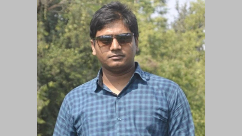 ঘুস নেয়ার ভিডিও ভাইরাল তানোর ভূমি অফিসের সেই কর্মচারী ইমন বরখাস্ত
