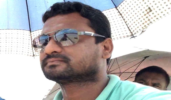 ট্রাকের চাকায় পিষ্ট হয়ে মোটরসাইকেল আরোহী নিহত