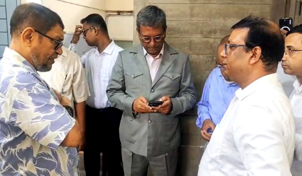 দায়িত্ব অবহেলার কারণে চাঁদপুরের সিভিল সার্জনকে তাৎক্ষনিক বদলির নির্দেশ