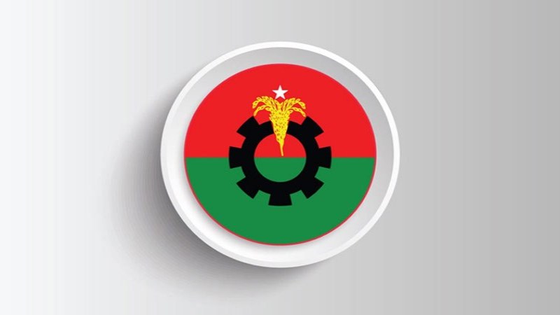 সিরাজগঞ্জে বিএনপির প্রতিষ্ঠাবার্ষিকী উপলক্ষে শিক্ষার্থীদের মাঝে গাছের চারা বিতরণ