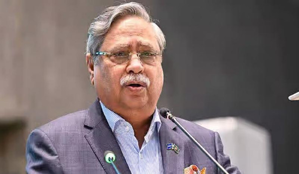 সাবেক রাষ্ট্রপতিসহ ৩৮ জনের বিরুদ্ধে দুদকে অভিযোগ