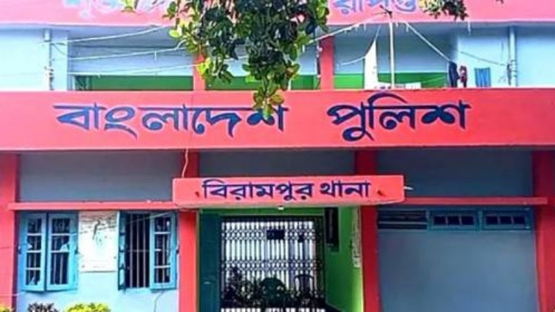 বিরামপুরে দুই ট্রাকের মুখোমুখি সংঘর্ষে নিহত এক