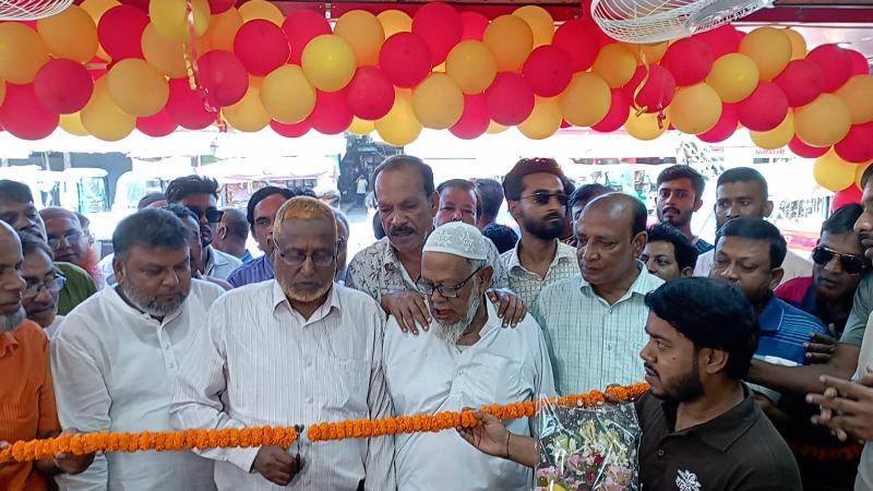 পুঠিয়ায় হরিচাঁদ মিঠাই ভান্ডারের বানেশ্বরে ৫ম শাখার উদ্বোধন